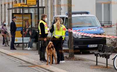 Mit Farbbeuteln beworfen und Scheiben zerstört - Unbekannte demolieren Hotelneubau: LKA ermittelt und sucht Zeugen