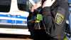 Polizei Sachsen führt landesweit Bodycams ein: Protest bei Pressetermin in Dresdner Alaunpark