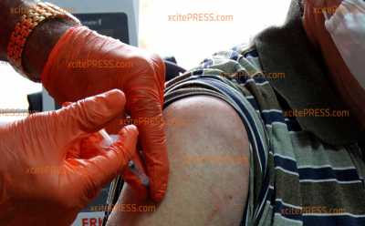 Sachsen startet Pilotprojekt - Corona-Impfungen mit Astrazeneca in ausgewählten Hausarztpraxen : Am Nachmittag: Deutschland setzt Impfung mit Astrazeneca aus - Folgen für Pilotprojekt unklar