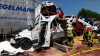 Schwerer Crash auf Autobahn - Pritschenwagen wird zwischen zwei Brummis zerquetscht: Zwei Rettungshubschrauber im Einsatz, mindestens zwei Personen verletzt