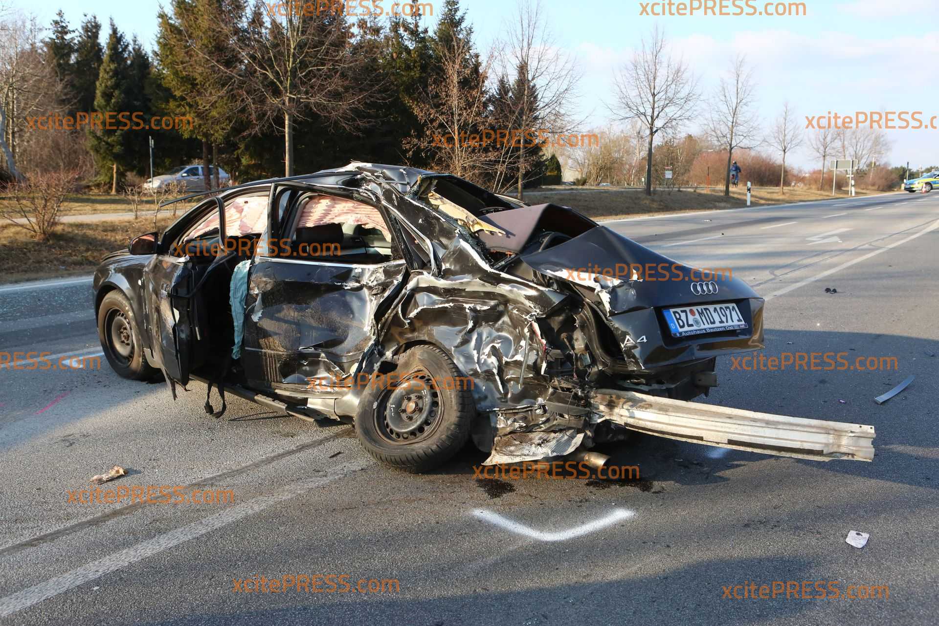 Mann (46) stirbt nach schwerem Unfall nahe Bautzen: Opfer wurde die Vorfahrt genommen - PKW kollidierte im Gegenverkehr mit Transporter