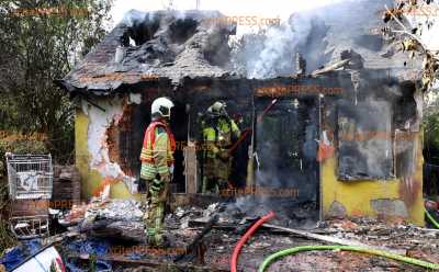 Laubenbrand in Leubnitz-Neuostra: 40 Einsatzkräfte im Einsatz