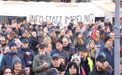 Großdemo gegen Corona-Maßnahmen: Impfgegener und Querdenker zu 