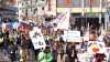 Querdenker haben zu Sächsischer Großdemo aufgerufen und verlangen "echten Freedomday" - Protest vor allem gegen Sächsische Regierung - erneut "Kretschmer verhaften"-Banner bei Demonstranten: Mehrere tausend Teilnehmer - viele Russlandfahnen bei Teilnehmern