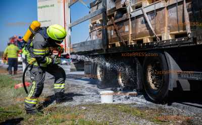 Großeinsatz wegen brennendem Gefahrgut-LKW: Laster war voller Lithium Batterien